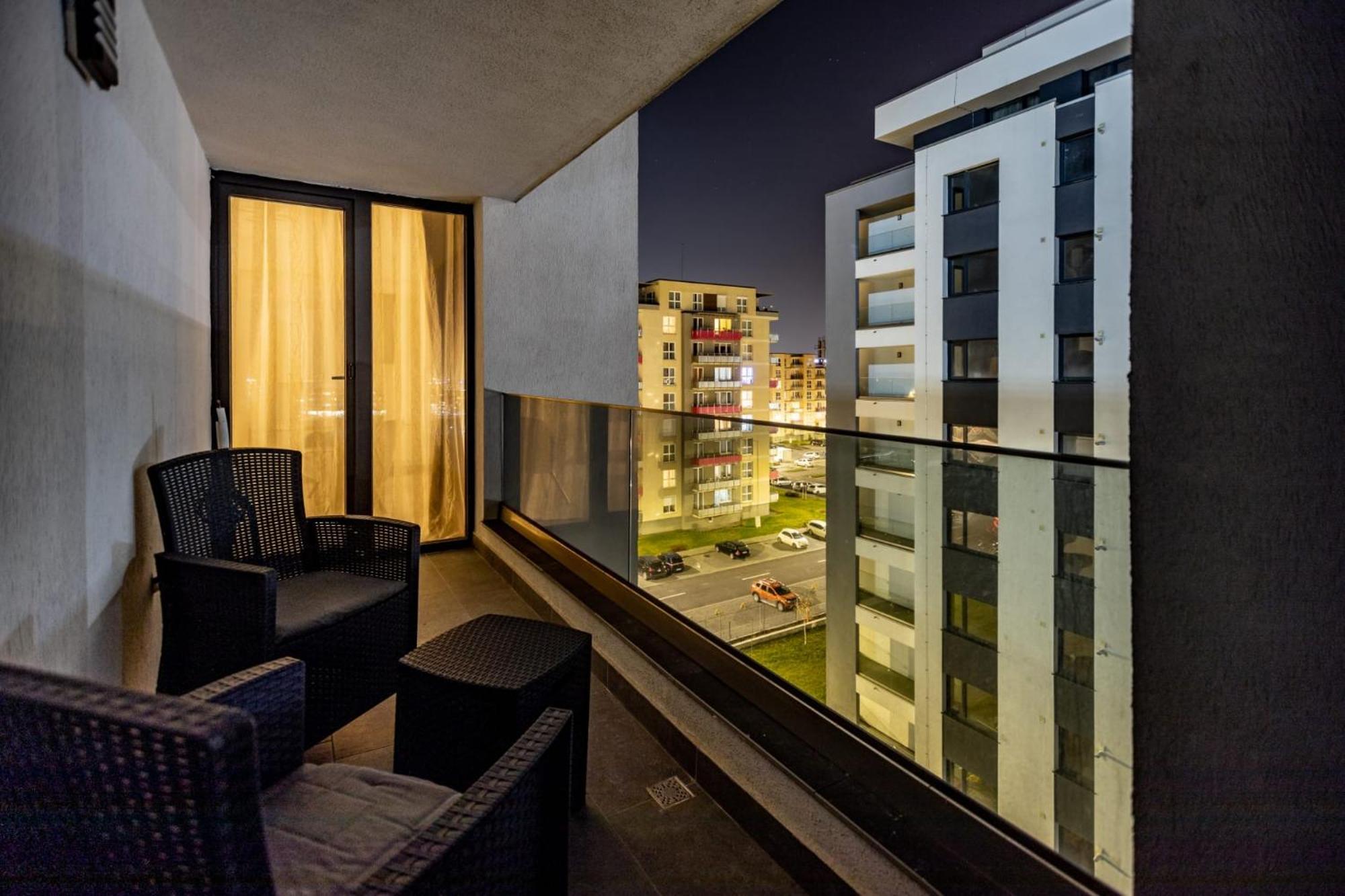 Mirandis Apartments - Comfort & Private Parking Near Coresi Mall Brasov Bagian luar foto