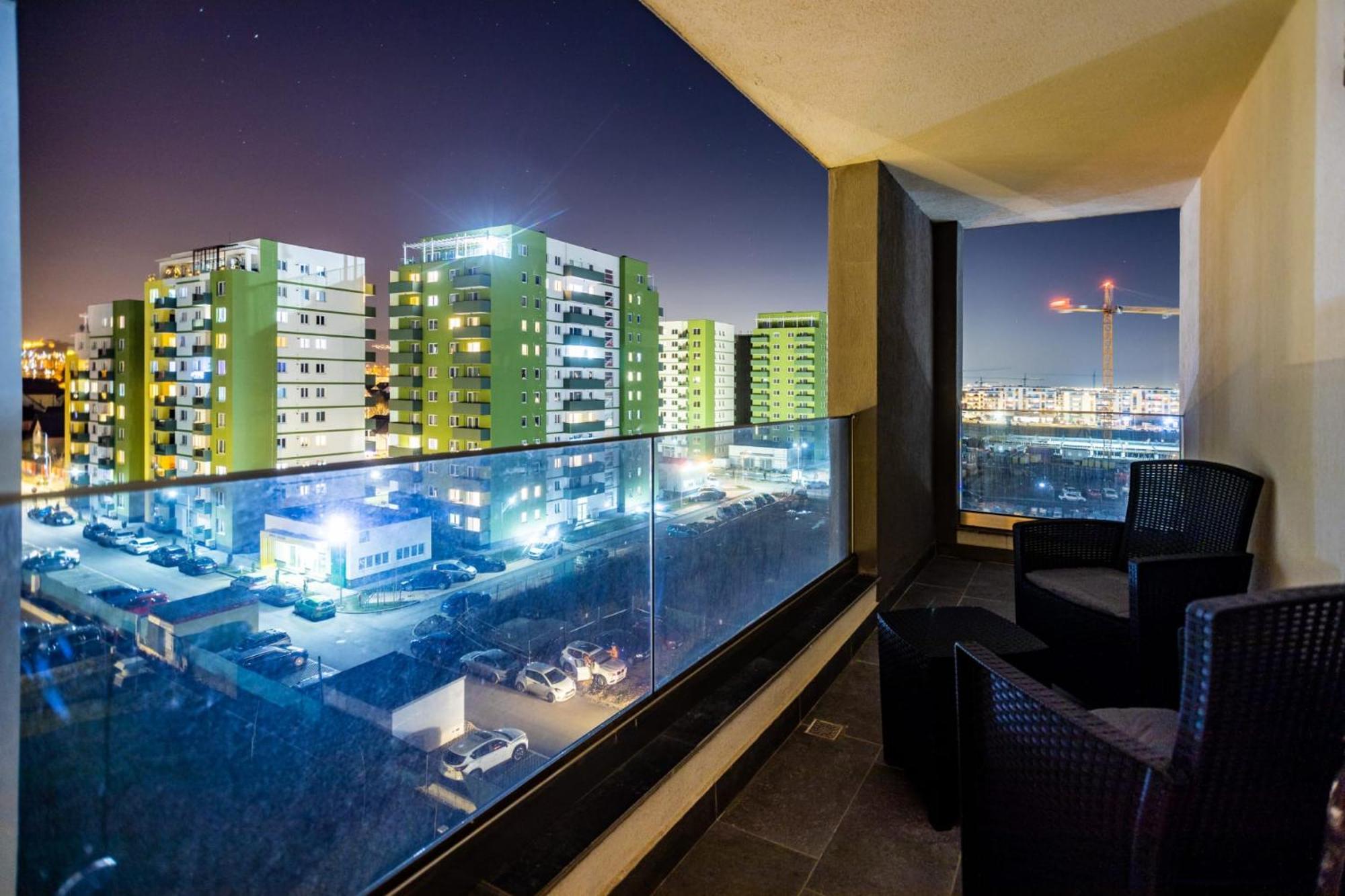 Mirandis Apartments - Comfort & Private Parking Near Coresi Mall Brasov Bagian luar foto