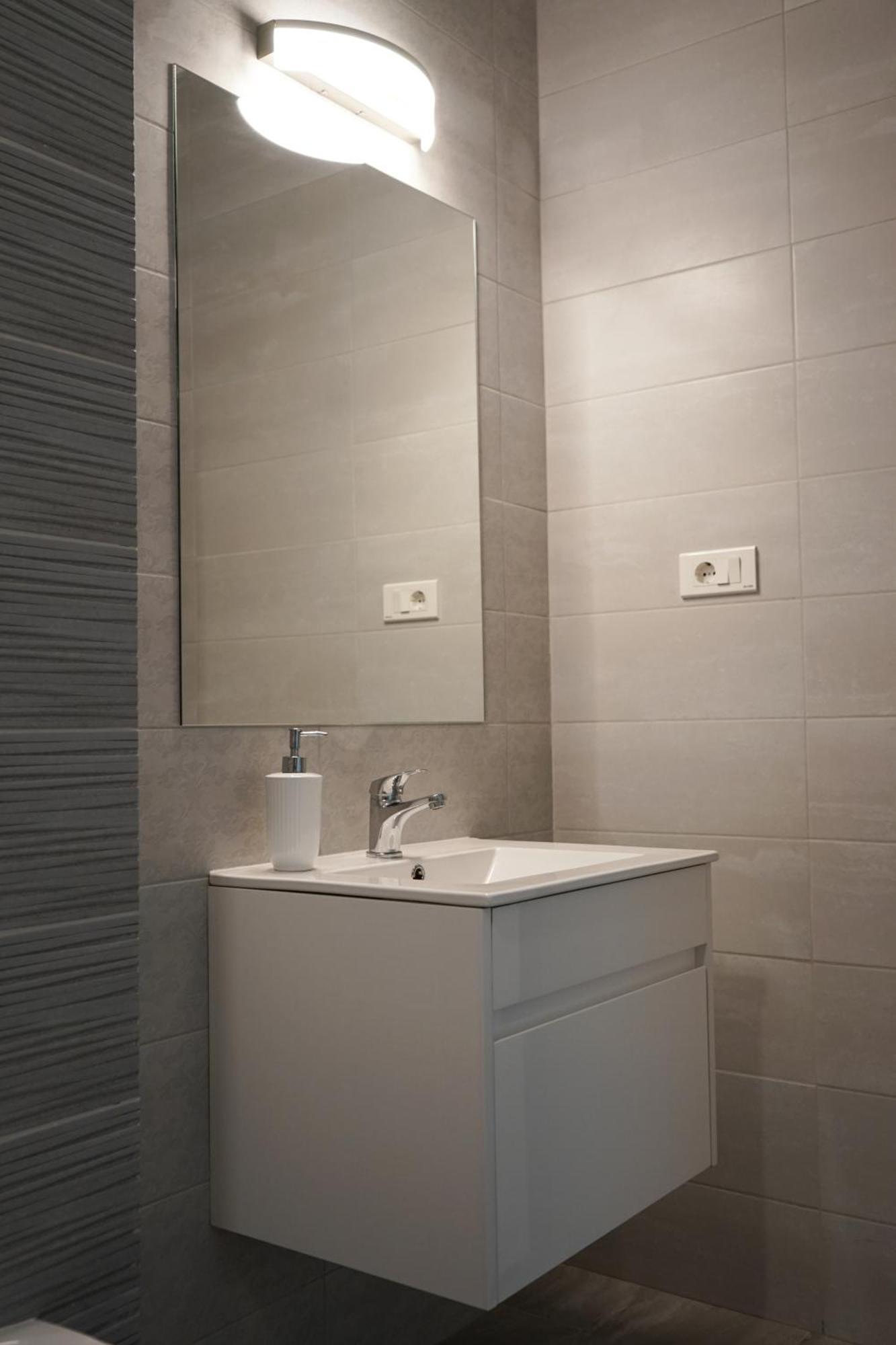 Mirandis Apartments - Comfort & Private Parking Near Coresi Mall Brasov Bagian luar foto