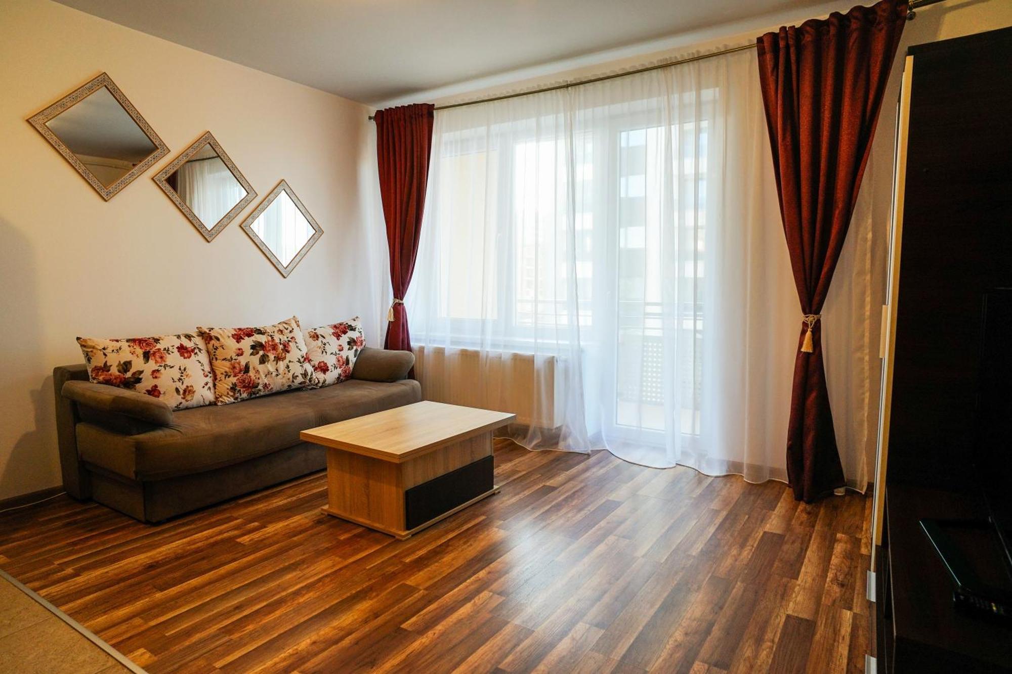 Mirandis Apartments - Comfort & Private Parking Near Coresi Mall Brasov Bagian luar foto