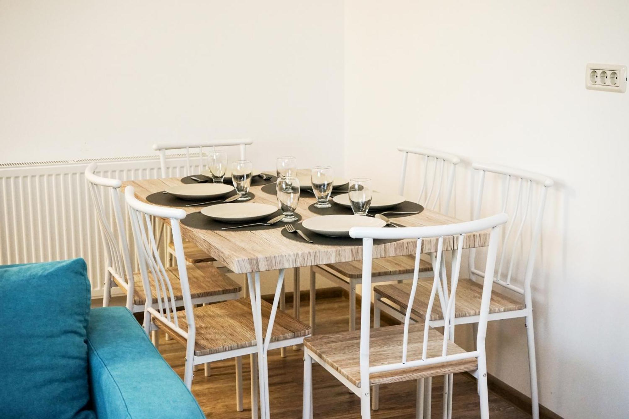 Mirandis Apartments - Comfort & Private Parking Near Coresi Mall Brasov Bagian luar foto