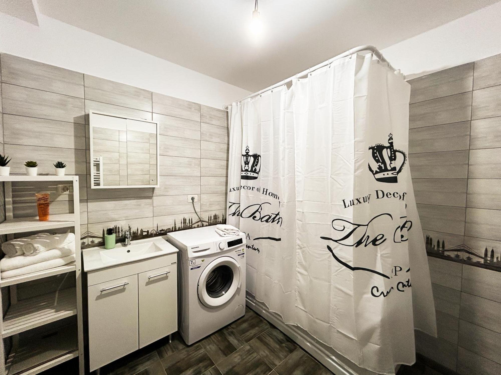 Mirandis Apartments - Comfort & Private Parking Near Coresi Mall Brasov Bagian luar foto